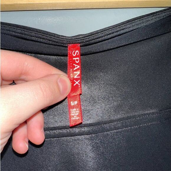 SPANX Faux Leather Leggings in Very Black Women's Size Small Stretch Compression - Picture 3 of 8